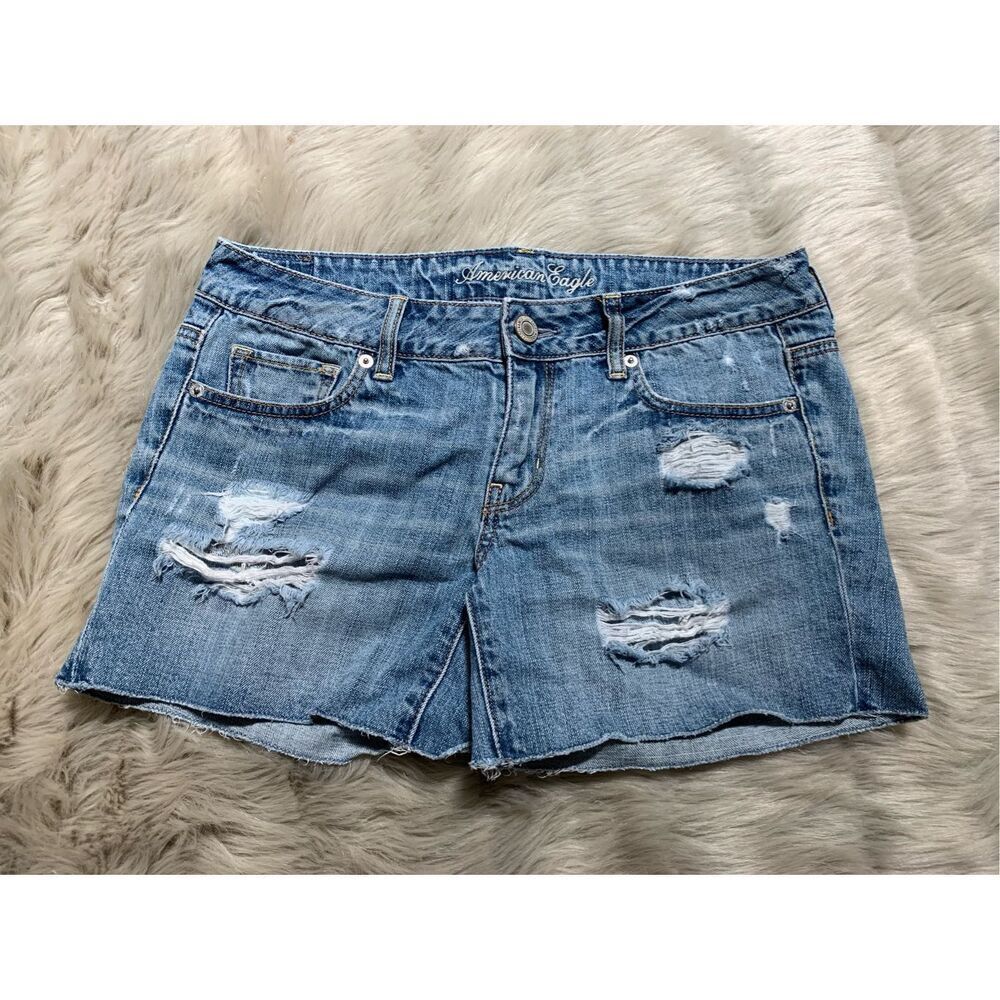 American Eagle Women’s Distressed Jean Shorts Size 8